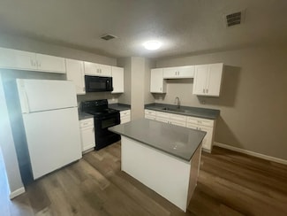 236 Ezekial Ave, Dallas, TX 75217