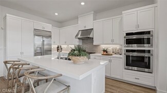 270 Sunrise Rd, Mission Viejo, CA 92694