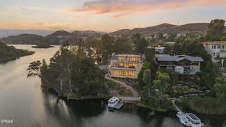 2112 Trentham Rd, Lake Sherwood, CA 91361