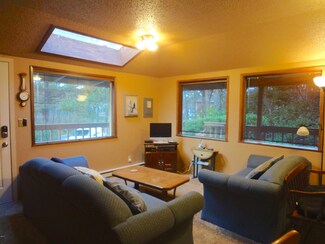 110 Wesler St, Lincoln Beach, OR 97388