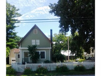 11 S Main St, Alburgh, VT 05440