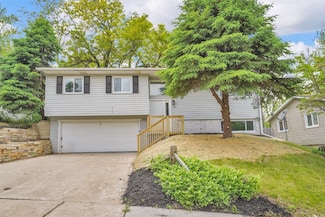 1418 26th St NW, Cedar Rapids, IA 52405