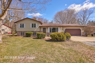 4132 Meadowbrook Dr, Freeland, MI 48623