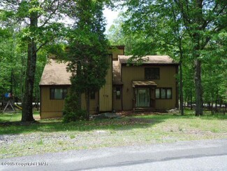 1220 Kensington Dr, East Stroudsburg, PA 18301