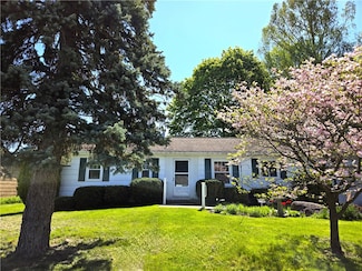 55 Yosemite Cir, West Henrietta, NY 14586