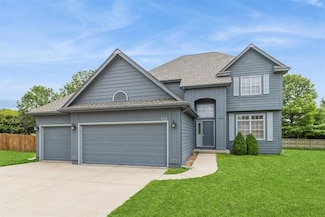 523 75th Ct, West Des Moines, IA 50266