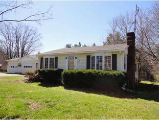 185 Central St, East Hampstead, NH 03826