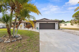 818 Southern Pine Ln, Sarasota, FL 34243