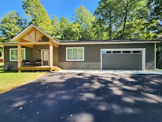 5986 8th Ave, Grandville, MI 49418