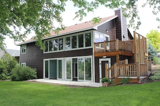 90 Lakeshore Dr, Marion, KS 66861