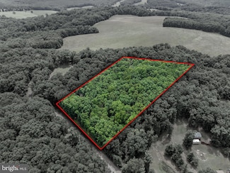 148 Ponds Ct, Berkeley Springs, WV 25411