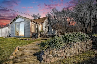 3882 Causeway Dr NE, Lowell, MI 49331