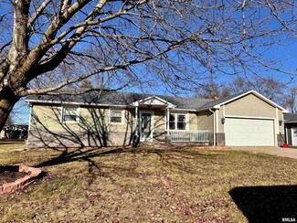 1400 E Thomas St, Macomb, IL 61455