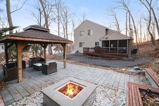 195 Brentwood Dr, Bushkill, PA 18324