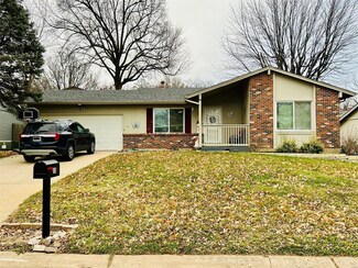 10 Amber Ct, Saint Charles, MO 63303