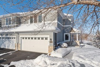 2902 Spy Glass Dr, Chaska, MN 55318