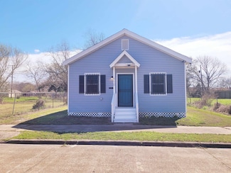 710 W 14th St, Port Arthur, TX 77640
