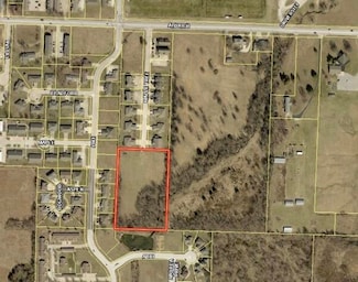 2100 Maple Tree Ln, Bolivar, MO 65613