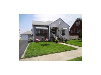 104 W Colt St, Windsor, MO 65360