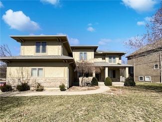 2300 NE Silver Spring Ln, Lees Summit, MO 64086