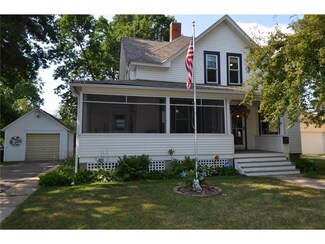 473 W 4th St, Zumbrota, MN 55992