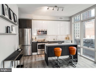 1213 Walnut St Unit 1B-0902, Philadelphia, PA 19107