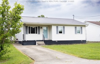 3228 Putnam Ave, Hurricane, WV 25526