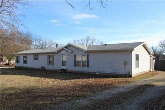 401 S Carbon St, Girard, KS 66743