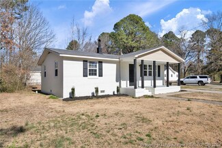 1012 Broadway St, Smithfield, NC 27577