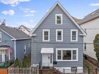 3 Stanton Ct, New Bedford, MA 02740