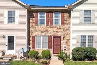 10 Colossians Ct, Inwood, WV 25428