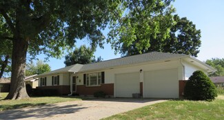 922 S Lincoln Ave, Marshall, MO 65340