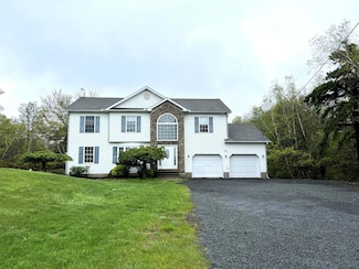 211 Beaver Dam Rd, Long Pond, PA 18334