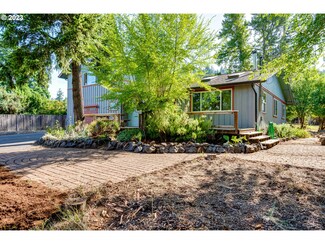 3771 E Amazon Dr, Eugene, OR 97405