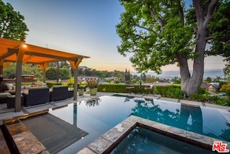 3540 Willowcrest Ave, Studio City, CA 91604