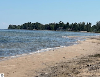 000 Ridge Rd, Alcona Township, MI 48721