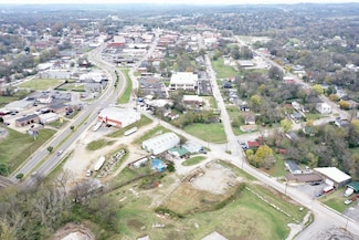 200 Cemetery Ave, Columbia, TN 38401