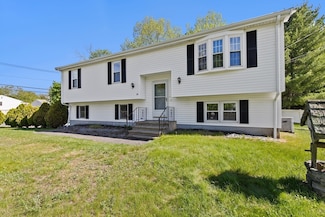 79 Field St, Taunton, MA 02780