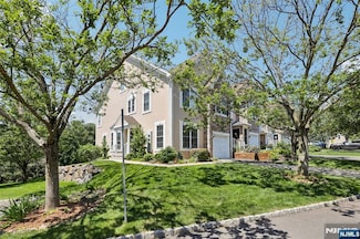 72 Magnolia Way, North Haledon, NJ 07508