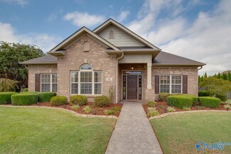 4 Queensland Dr SW, Huntsville, AL 35824