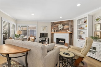2722 E 20th St Unit 202, Signal Hill, CA 90755