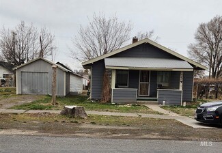 124 6th St, Filer, ID 83328