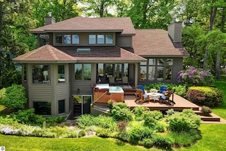 15311 Dunn Dr, Traverse City, MI 49686