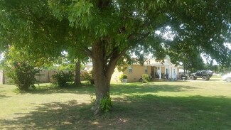 607 N 2nd St, Perry, OK 73077