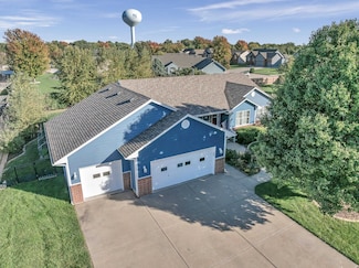 1015 Country Ln, Newton, KS 67114