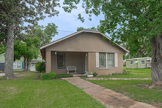 603 N Resident St, Wharton, TX 77488