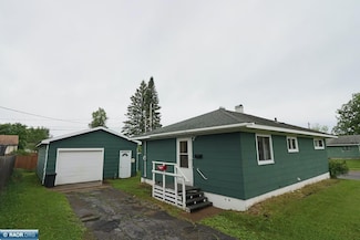 202 Dorchester Dr, Hoyt Lakes, MN 55750