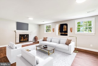 4711 Pontiac Dr, Annandale, VA 22003