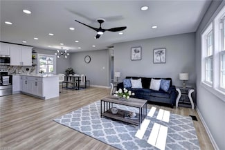 717 S Fallon Ct, Hampton, VA 23661