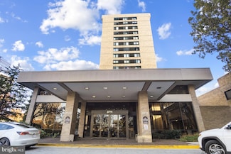 3709 S George Mason Dr Unit 613E, Baileys Crossroads, VA 22041